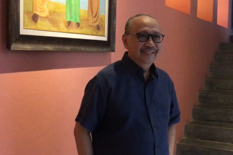 Ebiet G Ade berpose saat merilis ulang lagu Untuk Kita Renungkan di Arjuna Cafe & Photo Studio, Kebayoran Baru, Jakarta Selatan, Jumat (5/5/2019).