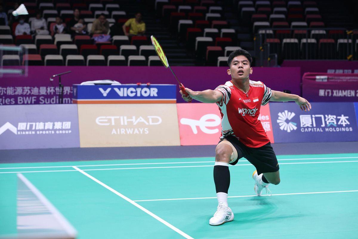 Moh. Zaki Ubaidillah kala beraksi dalam babak penyisihan grup Piala Sudirman 2025 di Fenghuang Gymnasium, Xiamen, China, Minggu (27/4/2025).