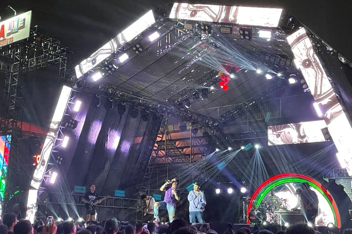 Penampilan St Loco di Soundrenaline 2023 di  Sirkuit Carnaval Ancol, Jakarta Utara, Sabtu (2/9/2023). 
