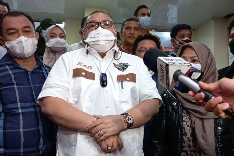 Ketua Badan Penyuluhan dan Pembelaan Hukum (BPPH) Pemuda Pancasila, Razman Arif Nasution saat menyambangi Polda Metro Jaya, Jumat (26/11/2021).