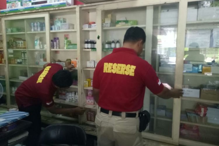Satuan Reserse Narkoba Polres Grobogan menyisir sejumlah apotek yang beroperasi di wilayah Kota Purwodadi, ‎Minggu (17/9/2017). 