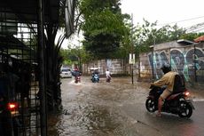 Hujan Deras, Jalan Bungur Raya Depok Tergenang 30 Cm