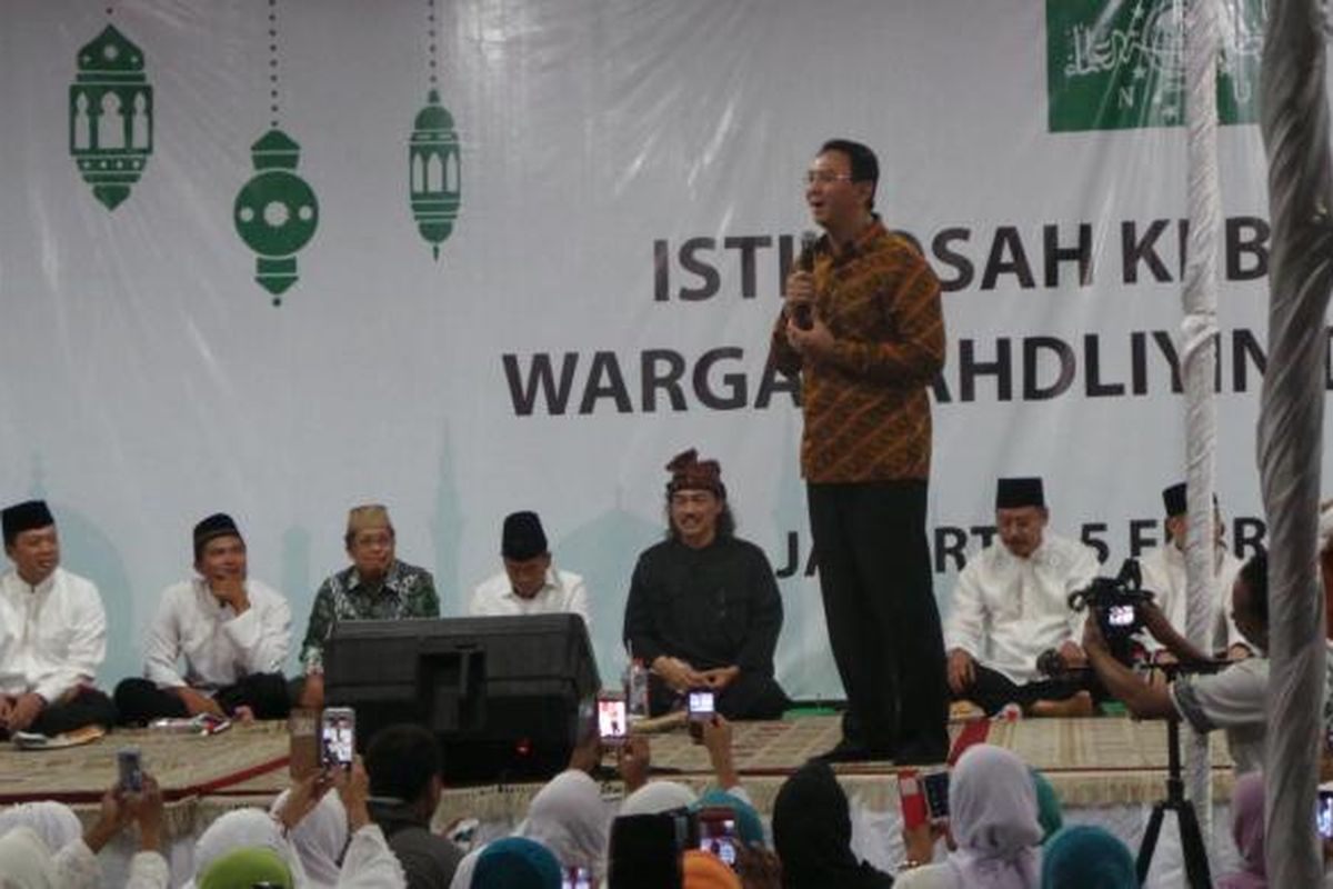 Calon gubernur nomor pemilihan dua DKI Jakarta Basuki Tjahaja Purnama atau Ahok saat menghadiri istighosah kebangsaan Nahdliyin, di Jalan Talang, Jakarta Pusat, Minggu (5/2/2017).