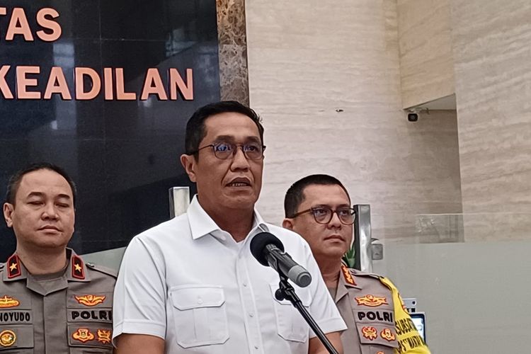 Direktur Tindak Pidana Umum Bareskrim Polri Brigjen Djuhandhani Rahardjo Puro di Mabes Polri, Jakarta, Rabu (27/3/2024).
