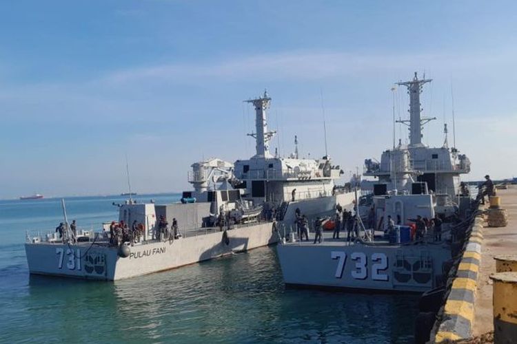 KRI Pulau Fani-731 dan KRI Pulau Fanildo-732 saat bersandar di Pelabuhan Batu Ampar, Kota Batam, Kepri.
