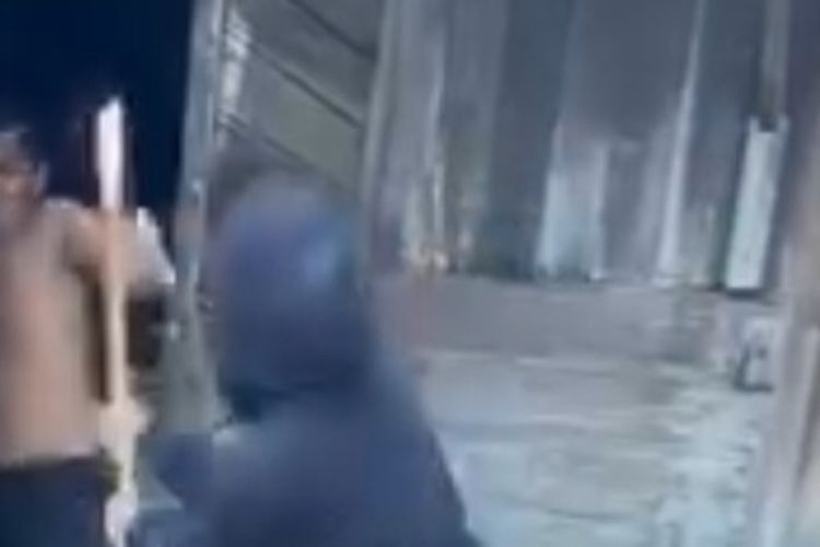 Viral Wanita di Medan Pukuli Maling Ponsel Pakai Bambu, Kesal Warnetnya Berkali-kali Dicuri