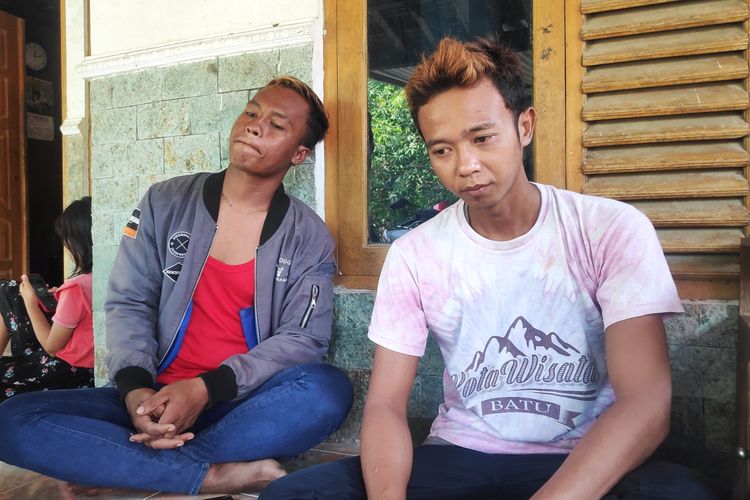 ABK yang kapalnya dibakar, Jaya Hartono dan Dwi Okta Imawan, ditemui wartawan di Desa Karangsekar, Kecamatan Kaliori, Kabupaten Rembang, Jawa Tengah, Kamis (14/4/2022)