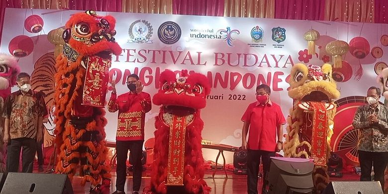Menteri Pariwisata dan Ekonomi Kreatif Sandiaga Salahuddin Uno membuka Festival Budaya Tionghoa Indonesia di Restoran Ria Medan, Kamis (3/2/2022) malam.