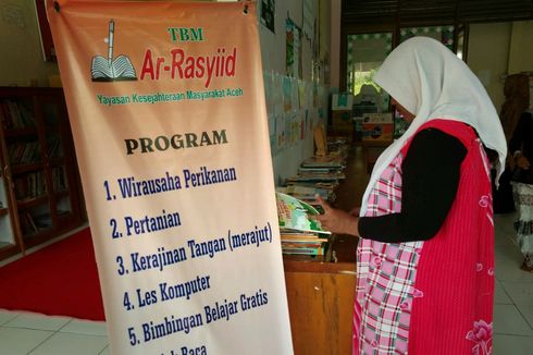 Perjuangan Dedek Kampanye Literasi, Bikin Perpustakaan di Garasi hingga Dikucilkan Pemerintah