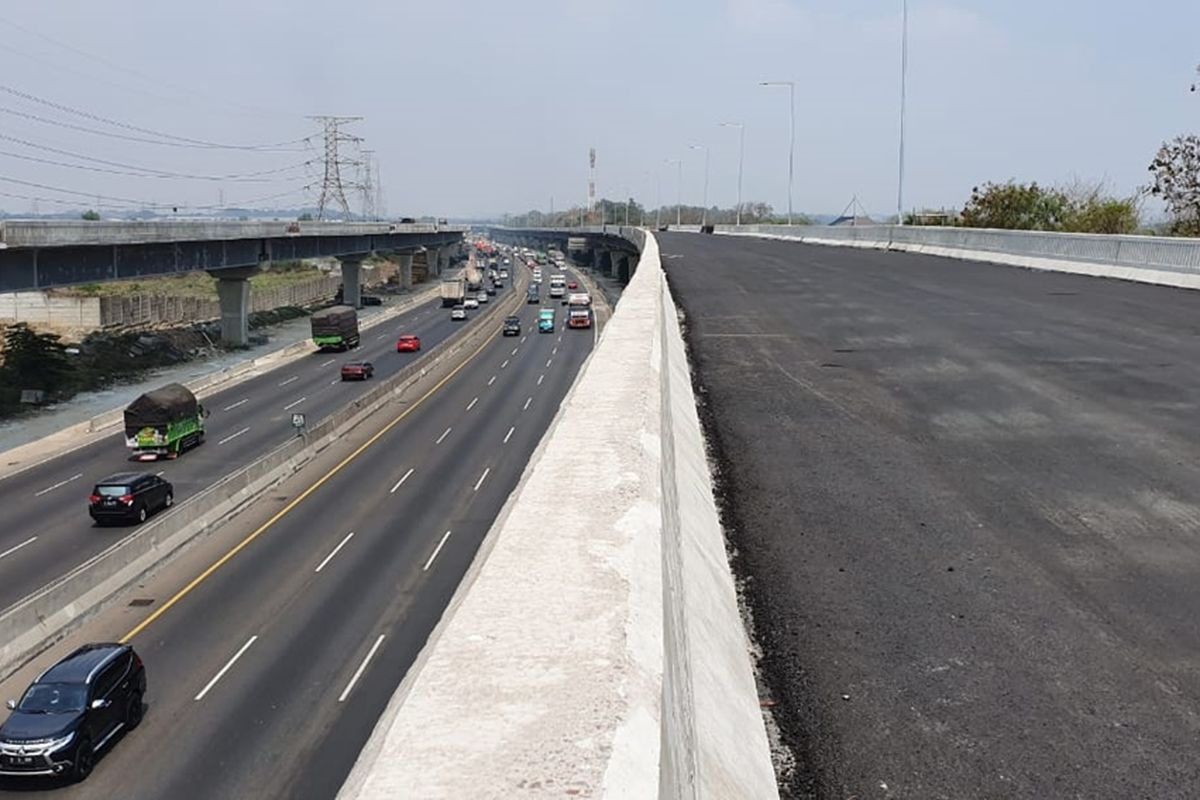 Ruas Jalan Tol Jakarta-Cikampek II (elevated) yang membentang dari Cikunir hingga Karawang Barat sepanjang 36,4 kilometer, Senin (9/9/2019).