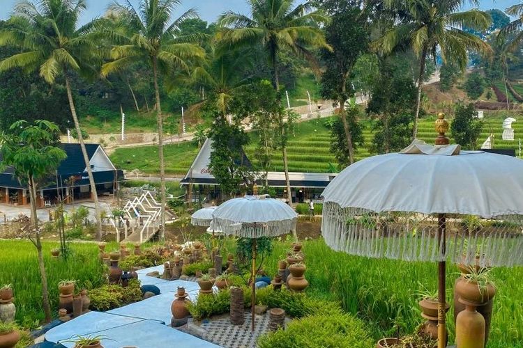 Antapura De Djati, Garut.