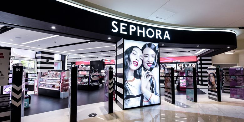 Konsep baru toko kosmetik global Sephora di mal Grand Indonesia Jakarta.