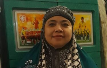 Perjuangan Nurmiyanti Jadi Tukang Pijat demi Sekolah Anak, Pulang ...