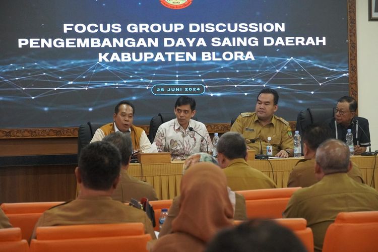 Pemerintah Kabupaten (Pemkab) Blora menyelenggarakan focus group discussion (FGD) tentang Pengembangan Daya Saing Daerah di Blora, Selasa (25/6/2024).
