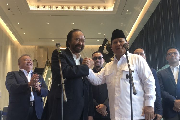 Capres pemenang Pilpres 2024 Prabowo Subianto dan Ketua Umum Partai Nasdem Surya Paloh di Nasdem Tower, Gondangdia, Menteng, Jakarta, Jumat (22/3/2024).