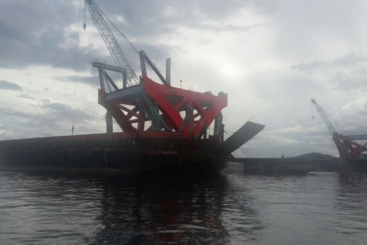 Konsturksi Jembatan Holtekamp di Jayapura per 14 November 2017.