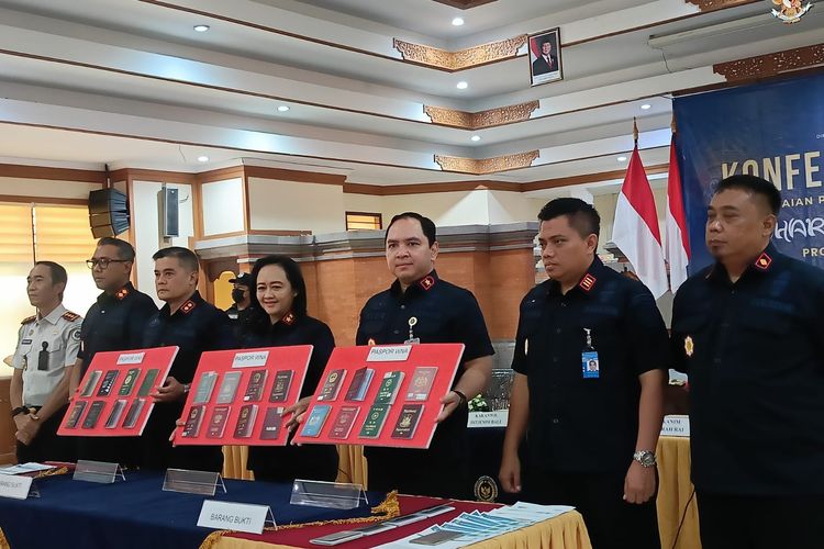 26 WNA yang Diduga Scammer Dititipkan di Kantor Imigrasi Ngurah Rai Bali