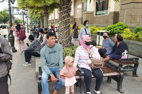 Warga Yogya Berbondong-bondong Datangi Lokasi Akad Nikah Kaesang-Erina, Ini Alasannya