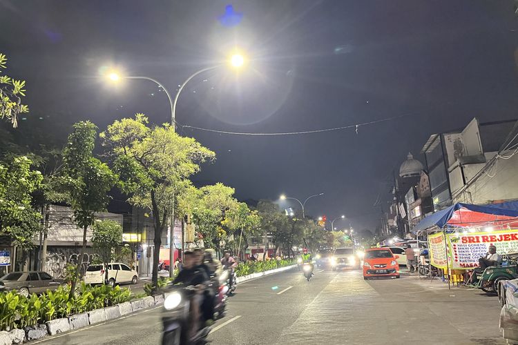 Sempat Mati, PJU di Kedungdoro Surabaya Kini Sudah Menyala Kembali