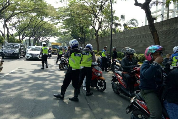 Satlantas Polres Tangerang selatan telah menindak sebanyak 2200 pengendara yang melanggar dalam Operasi Zebra Jaya yang berlangsung selama dua pekan terhitung sejak 23 Oktober hingga 5 November 2019.