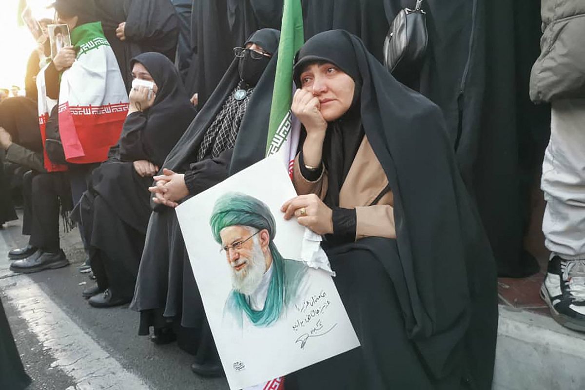Kabar Duka Iran: Ayatollah Ali Khamenei Meninggal, Foto Peti Jenazah Ternyata Hoaks