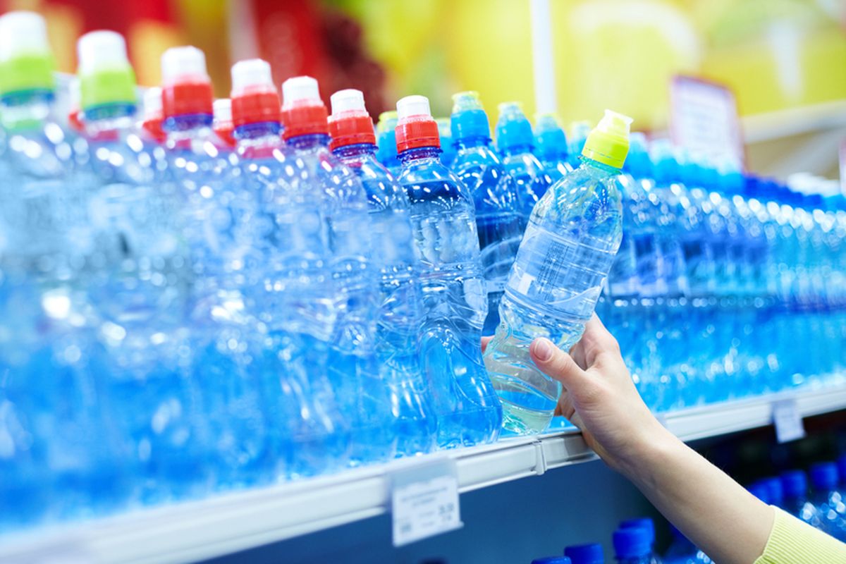 Korea Selatan akan melarang produsen dan pengecer menempelkan label plastik pada botol air minum kemasan per Januari 2026.