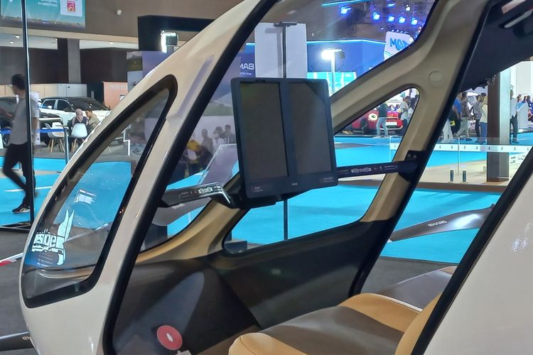 Taksi terbang EHang 216 di PEVS 2025