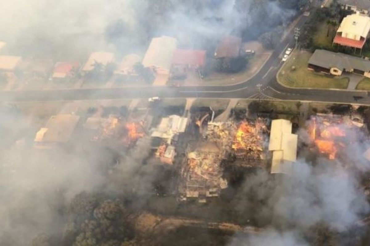 Situasi kebakaran di daerah Tathra, New South Wales, Minggu (19/3/2018). (Instagram/staceyleecullen via Australia Plus)