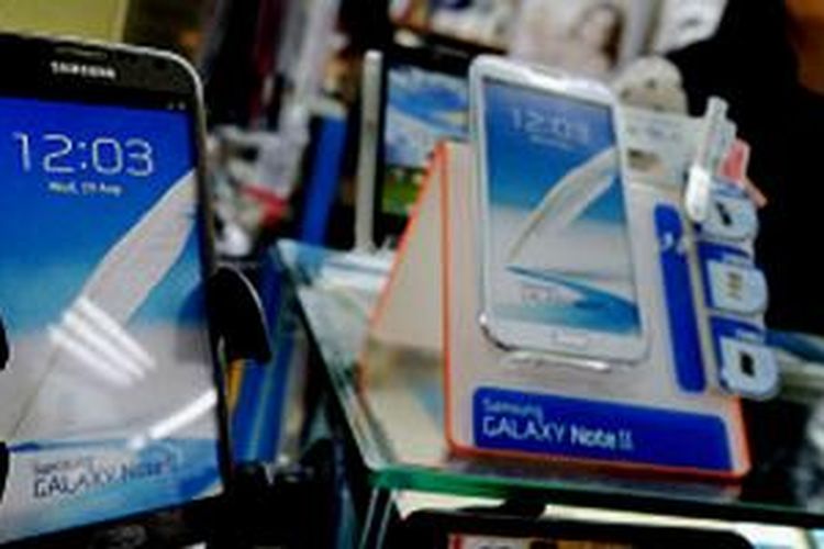 Samsung dituduh mengorganisasi kampanye internet untuk mendiskreditkan saingan.