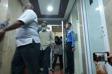 Geledah Ruang Nyoman Dhamantra, Penyidik KPK Bawa Pulang 2 Koper 