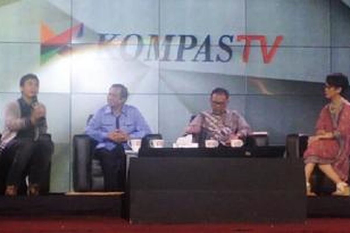 Talkshow ROSI yang dipandu Pemimpin Redaksi Kompas TV Rosianna Silalahi di Graha Sabha Pramana, Universitas Gadjah Mada (UGM) Yogyakarta menghadirkan Bambang Widjojanto, Mahfud MD, dan Raditya Dika.