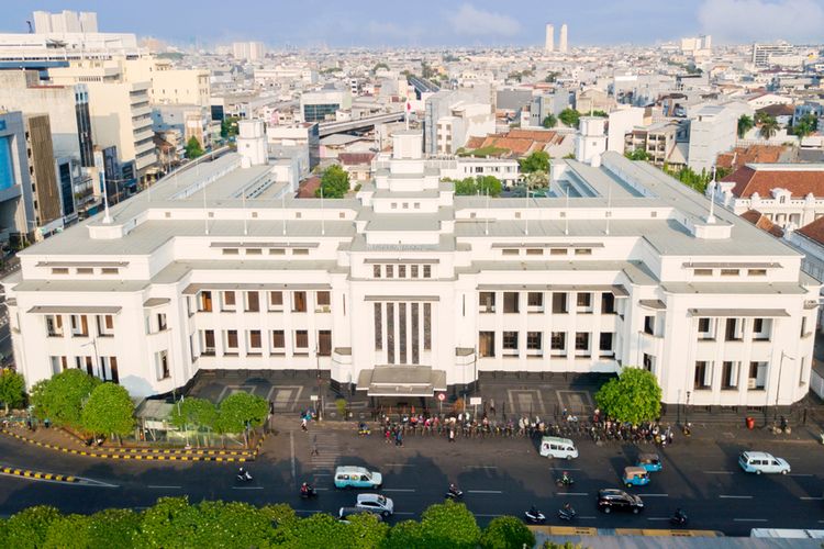 JAKARTA - Indonesia. September 04, 2018 Aerial view of crowd people visiting the Mandiri Museum in Jakarta, Indonesia