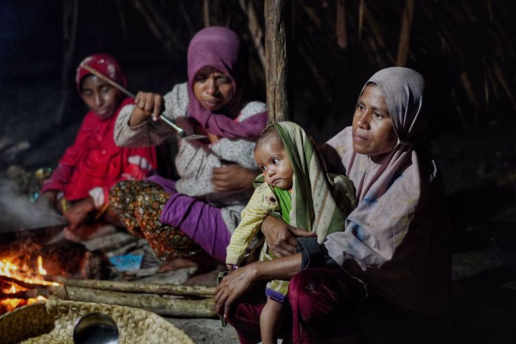 Warga Desa Bila, Kecamatan Amanuban Timur, Kabupaten Timor Tengah Selatan, Nusa Tenggara Timur (NTT), menyambuat antusias penyembelihan hewan kurban yang dibawa tim THK Dompet Dhuafa pada Hari Raya Idul Adha 1444 H. 