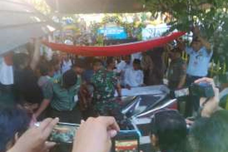 Prosesi pemakaman isteri Bung Tomo di TPU Ngagel Surabaya, Rabu (31/8/2016)