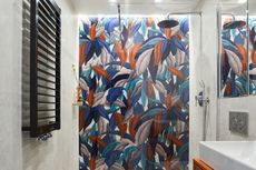 Terapkan Tips Ini Agar Wallpaper Dinding di Kamar Mandi Bisa Bertahan Lama