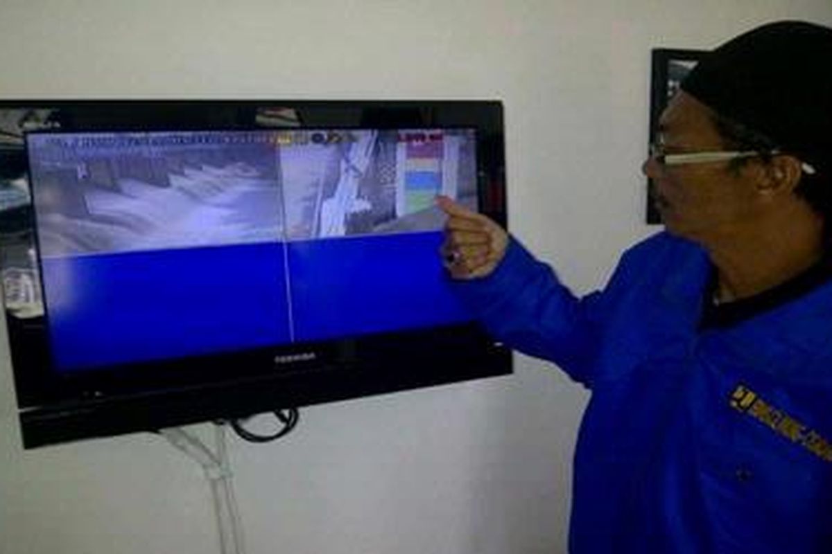 Pemantauan tinggi permukaan air di Bendung Katulampa Bogor saat ini bisa dilakukan melalui internet di alamat http://www.bpsd06.com. Tinggi muka air di Bendung Katulampa ini menjadi indikator kapan banjir akan datang di Jakarta dan berapa besar skalanya, 