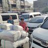 Pasar Tanah Abang Ramai Jelang Ramadhan, Para Porter Kecipratan Berkah