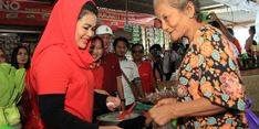 Puti Soekarno Blusukan ke Pasar Besar Ngawi