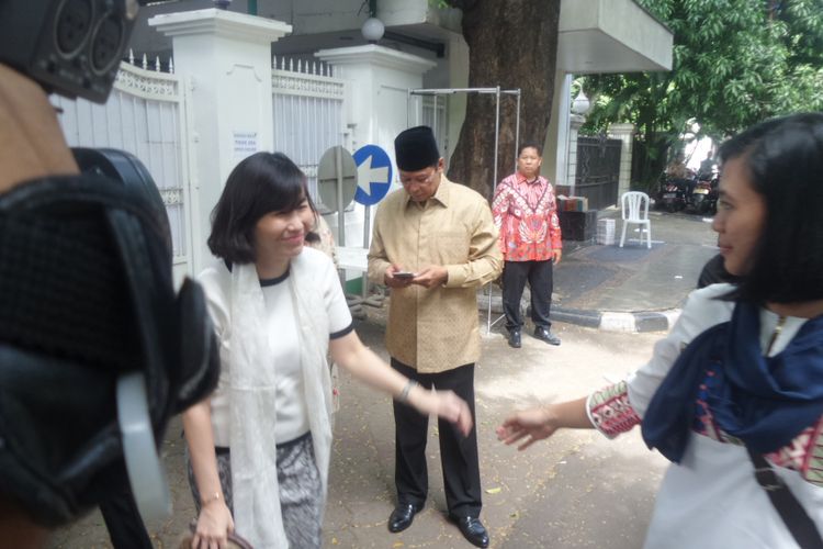 Istri Basuki Tjahaja Purnama (Ahok), Veronica Tan, di kediaman Megawati Soekarnoputri, Jalan Teuku Umar, Menteng, Jakarta Pusat, Minggu (25/6/2017).