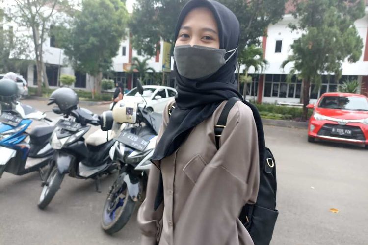 Rani, salah satu peserta UTBK SBMPTN di Unsika, Selasa (17/5/2022).