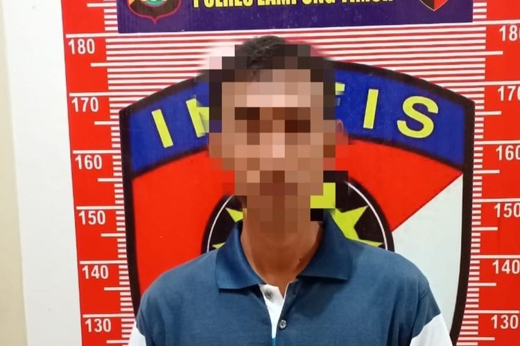 Pelaku penambangan pasir ilegal di Lampung Timur yang ditangkap aparat Polres Lampung Timur.