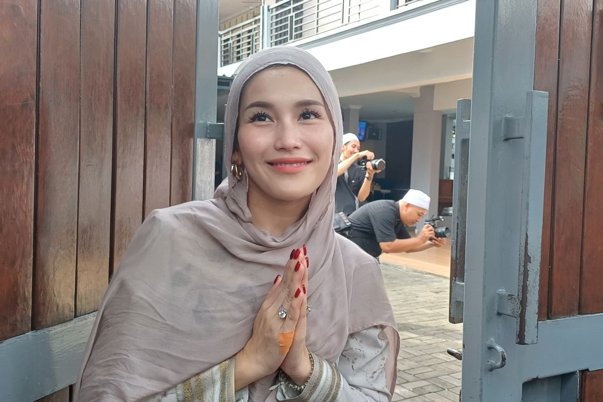 Ayu Ting Ting di Sukmajaya, Depok, Jawa Barat pada Senin (31/3/2025).