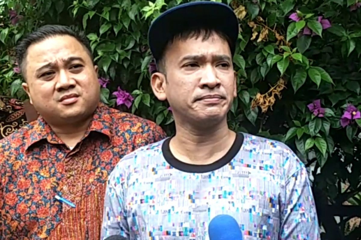 Ruben Onsu setelah menjenguk Roro Fitria di Rutan Pondok Bambu, Jakarta Timur, Selasa (6/11/2018).