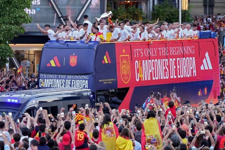 Spanyol Rayakan Kemenangan Euro 2024 dengan Perayaan Megah: Parade Bus Terbuka dan Audiensi Kerajaan