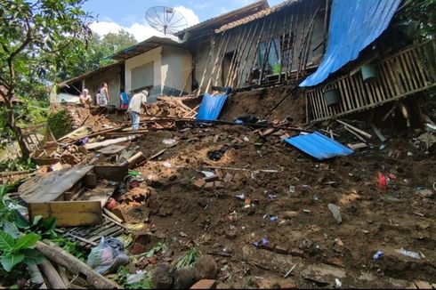 Detik-detik Longsor Gerus Rumah di Cirebon, Warga Panik, Menangis, dan Minta Tolong
