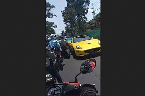 Konvoi Mobil Sport di Malang, Lalu Lintas Macet hingga Ambulans Terjebak