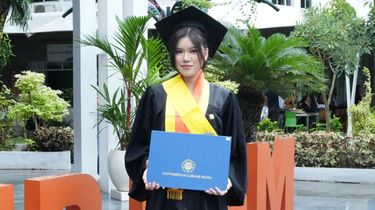 Cerita Cynthia, Lulus Cumlaude di UGM meski Punya Orangtua Lulusan SD