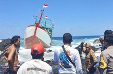 Diempas Gelombang, Kapal Angkut 32 Nelayan Asal Bali Terdampar di Sumbawa Barat