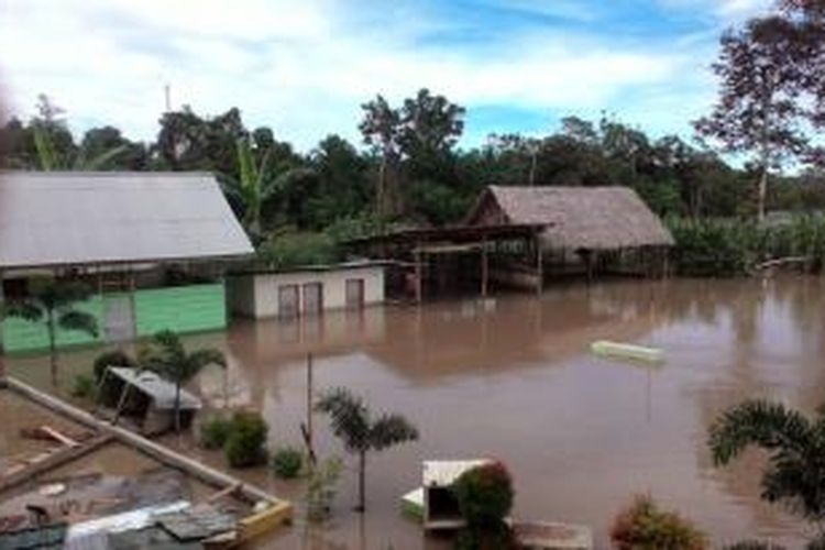 Banjir mulai menerpa beberapa kabupaten di Provinsi Bengkulu