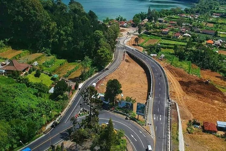 Pembangunan jalan pintas dari ruas Mengwitani-Singaraja sepanjang 12,76 kilometer di Bali. 